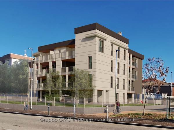 3 LOCALI CON TERRAZZO