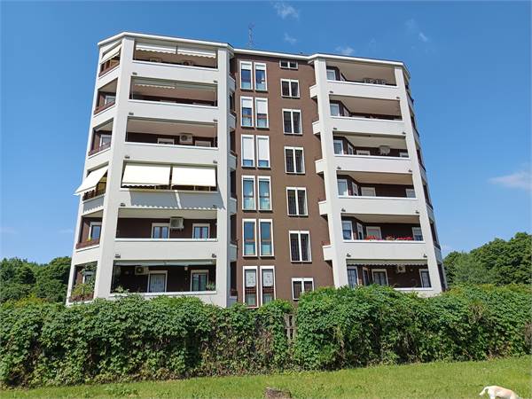2 LOCALI MONZA 83 MQ CON BOX e CANTINA INCLUSI NEL PREZZO