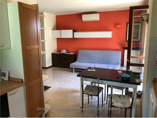 2 LOCALI CON GIARDINO, ARREDATO