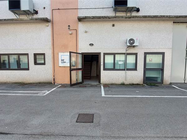 LABORATORIO / UFFICIO - PIANO PRIMO