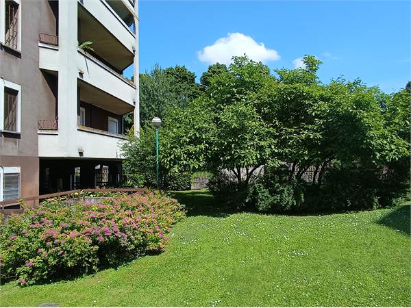 2 LOCALI MONZA 83 MQ 