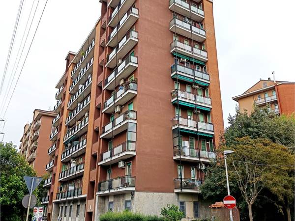 3 LOCALI RISTRUTTURATO E ARREDATO