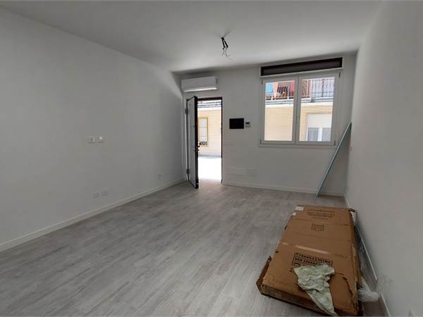 2 LOCALI - PIANO TERRA 